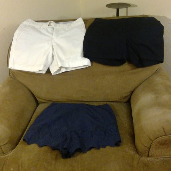 Three pairs of Like New size 4 shorts - Picture 1 of 10